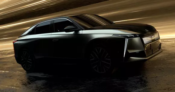 Denumirea duce cu gândul la parfumurile Chanel, dar DS No 8 este o limuzină luxoasă de avangardă care are propriul „parfum”!