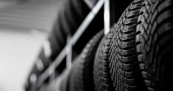 (P) Cum să alegi anvelope de iarnă performante pentru vehicule electrice?