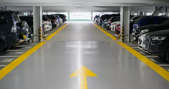 (P) TOP 7 motive pentru care o parcare la Aeroportul Otopeni este scumpă