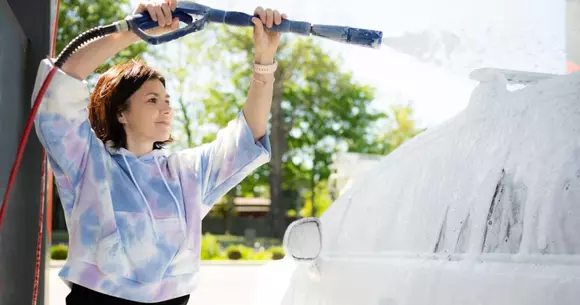 (P) 3 motive pentru care spălătoriile self-service sunt alegerea șoferilor moderni