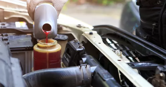 (P) Ulei de servodirecție roșu, verde sau galben? Ce semnifică fiecare culoare?