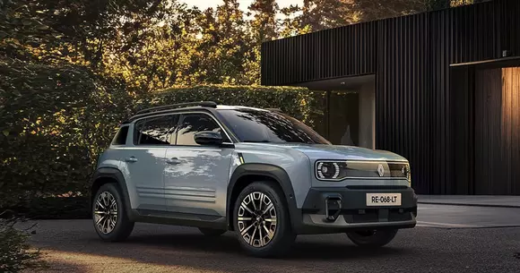 Debut comercial în România pentru originalul Renault 4 E-Tech. Sunt propuse două variante de baterie și trei linii de dotare.