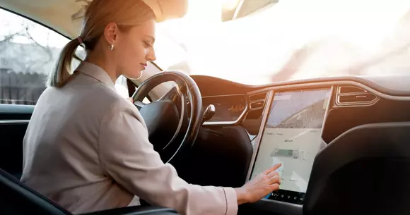 (P) Cum se schimbă obiceiurile șoferilor în era confortului digital