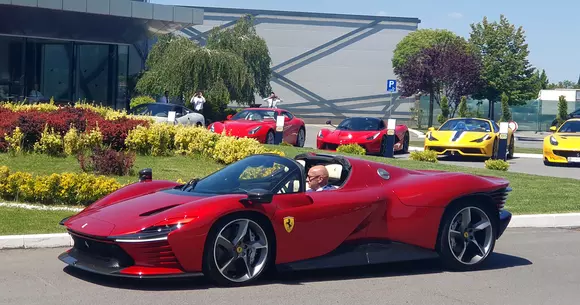 Eveniment excepțional azi, 15 mai 2025, la Țiriac Collection: 50 de ani de istorie Ferrari reflectată în fabuloasa colecție