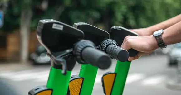 (P) Top alternative de vehicule electrice fără permis