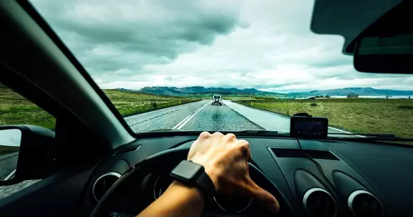 (P) Ce înseamnă cu adevărat să "conduci din instinct" și de ce asta vine abia după ce iei permisul?