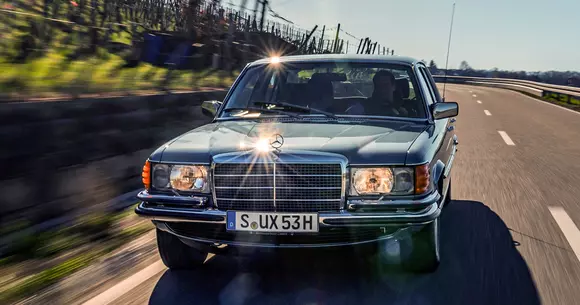 După 50 de ani de la lansare, încă inspiră respect și admirație: Mercedes-Benz 450 SEL 6.9, o referință a fiabilității!