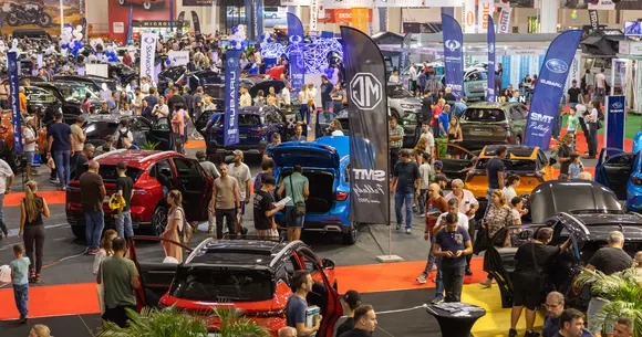 Adrenalină, tehnologie și mașini la SAB & Accesorii 2025 între 7-12 Octombrie la Romexpo în Pavilionul B2