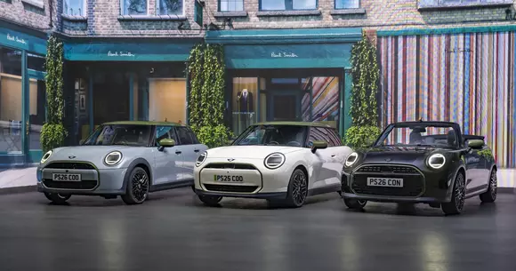 Stilat cu semnătură: MINI Paul Smith Edition explorează ideea „Classic with a Twist” într-o manieră degajată