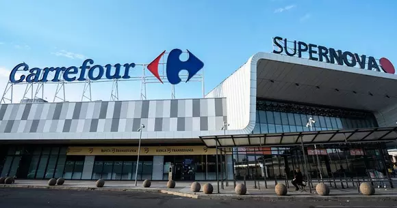 Frații Pavăl cumpără Carrefour România pentru 823 milioane de euro. Una dintre cele mai mari tranzacții din retailul local
