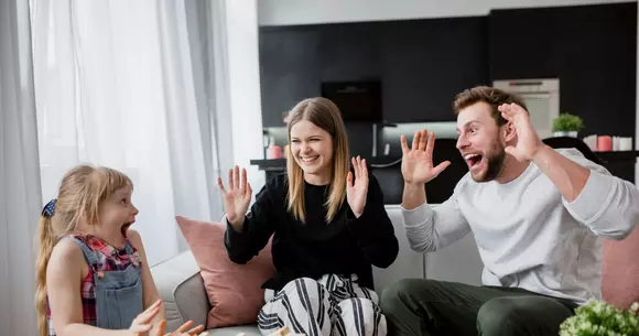 (P) Timp de calitate acasă: Cum transformi sufrageria în centrul distracției pentru familie și prieteni