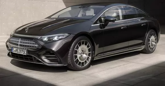 Dincolo de numeroase modernizări tehnice și stilistice, Mercedes EQS trece la tensiunea de 800 V pentru sistemul de propulsie