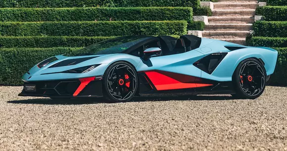 Cea mai puternică decapotabilă din istoria mărcii italiene se cheamă Lamborghini Fenomeno Roadster. Hibridizare extremă!