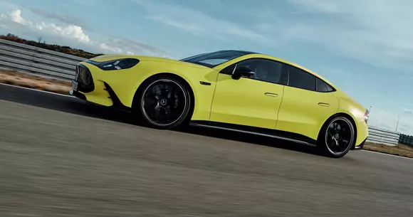Design frapant și tehnologie EV nemaivăzută: Mercedes-AMG GT 4-Door Coupé, exponent al unei noi realități high-performance!