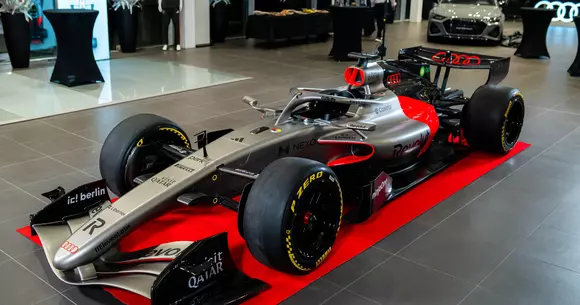 Weekend dedicat performanței în showroom-ul Audi din centrul Porsche Pipera: RS 5 și monopostul Audi F1, expuse pentru public