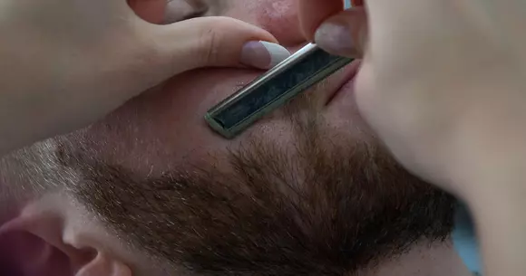 (P) Test de anduranță: ce contează cu adevărat la un aparat de ras, dincolo de reclame
