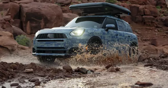 Versiune MINI Countryman încă nelansată oficial, dată pe mâna fetelor în competiția off-road Rebelle Rally 2026