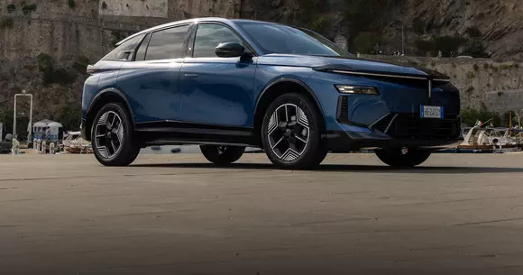 De la un producător premium, aștepți mașini măricele. Lancia Gamma rezolvă situația respectivă pentru marca sa
