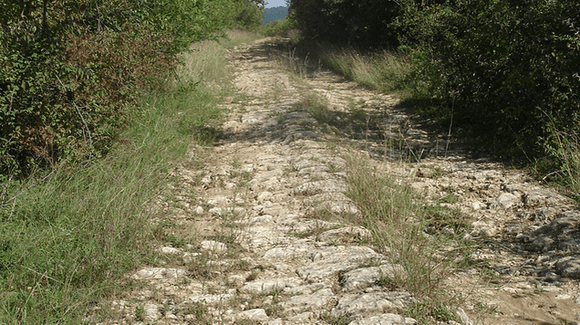 A fost cândva cel mai bun drum din lume! Povestea șoselei din România, inaugurată de împăratul Traian, funcțională și astăzi