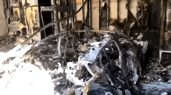 Porsche Taycan, praf și pulbere după ce a luat foc și a explodat într-un garaj (VIDEO)