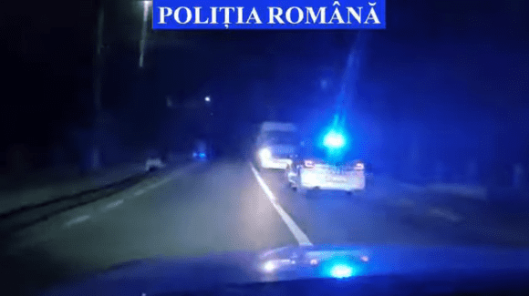 Cea mai lentă urmărire din România se termină cu împușcături. De ce fugea șoferul urmărit (VIDEO)