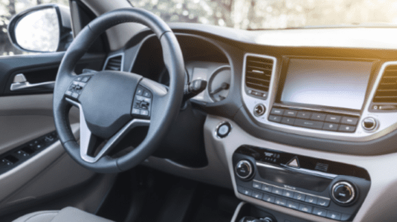 (P) Parfumuri auto care vând: Ce arome preferă clienții și de ce contează în detailingul auto?