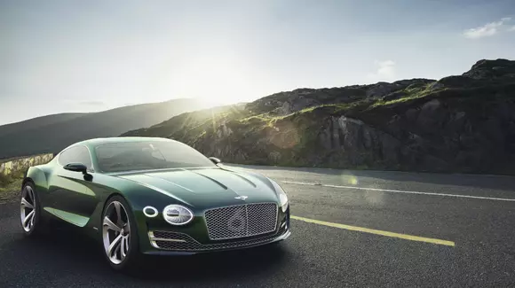 Live Geneva 2015 - Standul Bentley