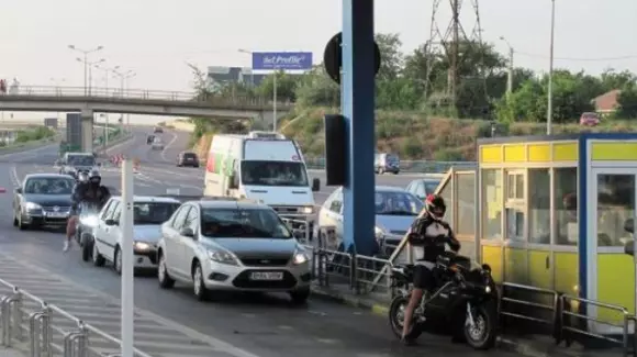 UPDATE: Sistemul electronic de plată a taxei de pod Fetești - Cernavodă și primele sale efecte