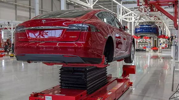 Tesla își deschide prima uzină din Europa