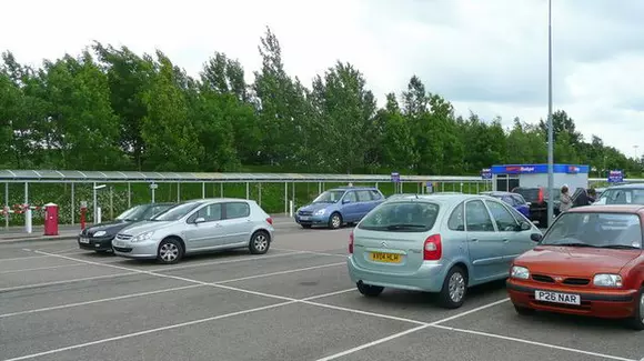 Trei lucruri de care să ții cont dacă închiriezi o mașină într-o țară UE