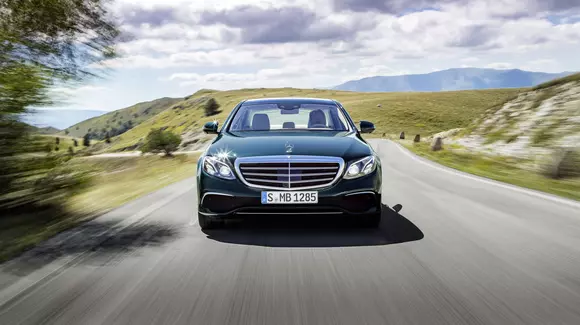 Mercedes-Benz Clasa E - Poze și informații complete