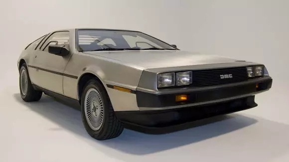 Modelul DeLorean DMC-12 revine pe piață