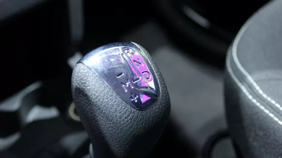 Dacia: Transmisia robotizată Easy-R este disponibilă și în România