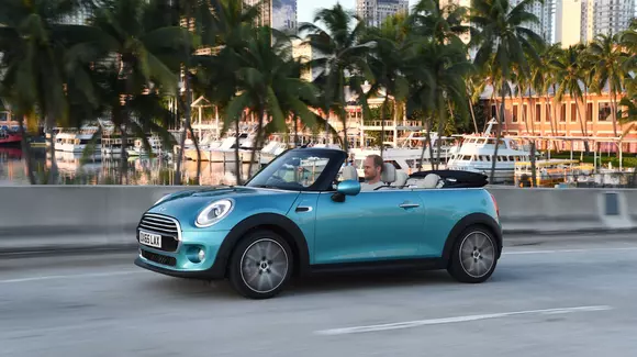 Vine primăvara: noul Mini Cabrio poate fi comandat în România