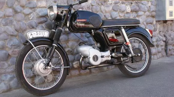 Istoria fabricii de Mobra și Pegas de la Zărnești, în cifre