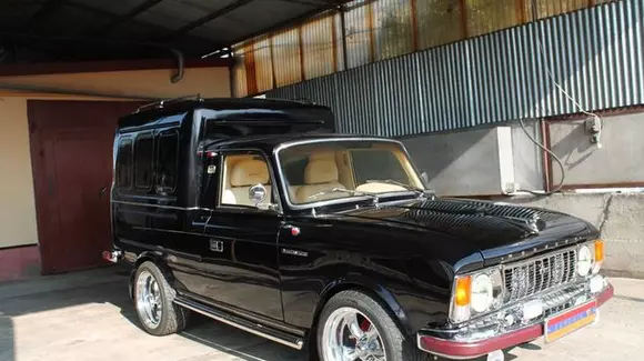 E o navă spațială sau o mașină? Ce a făcut un ucrainean dintr-un Moskvich 2715 | FOTO