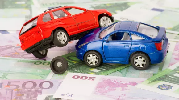 Modificări importante pe piața RCA. Tarifele vor fi corelate cu nivelul daunelor