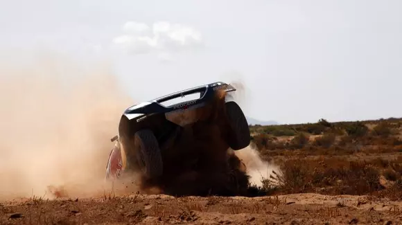 Dakar 2016 - Stephane Peterhansel câștigă etapa șase și trece în fruntea clasamentului general