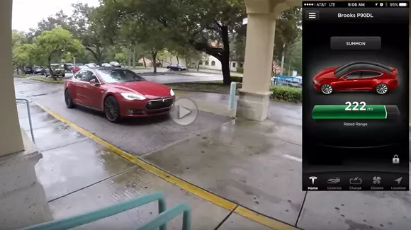 Tesla Model S: Funcția Summon pusă în aplicare de pe telefonul mobil