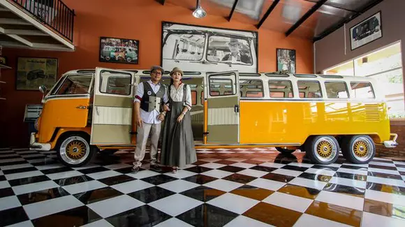 Așa arată cel mai lung Volkswagen Transporter din lume! | FOTO