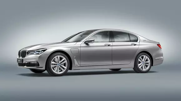 BMW 740e - Autonomie electrică de 40 km și consum de 2,1 l/100