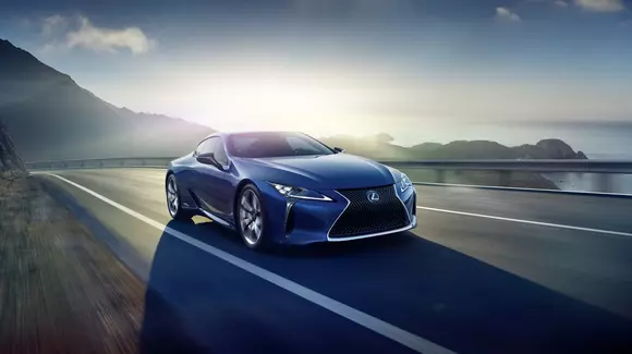 Lexus LC 500h - Hibrid de performanță