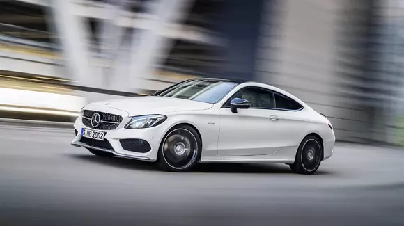 Mercedes-AMG C43 Coupe își etalează mușchii înainte de Geneva