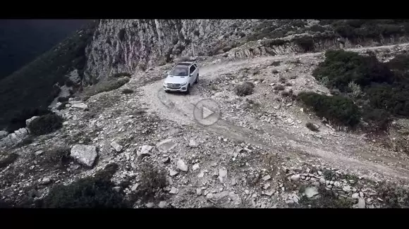 Mercedes-Benz GLE își arată atuurile în off-road