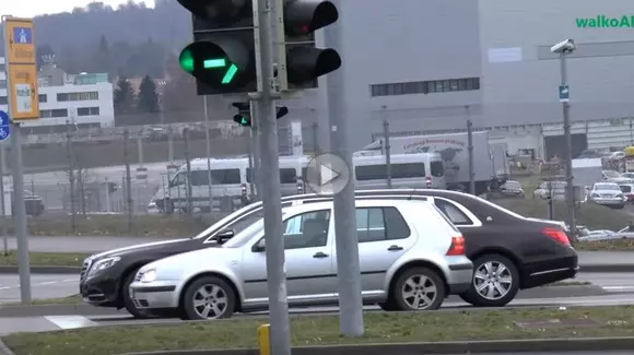 Mercedes-Maybach S600 Pullman surprins pe străzi