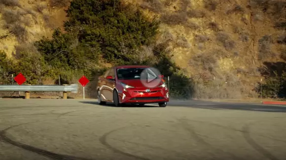 Toyota promovează noul Prius în reclama pentru SuperBowl 50