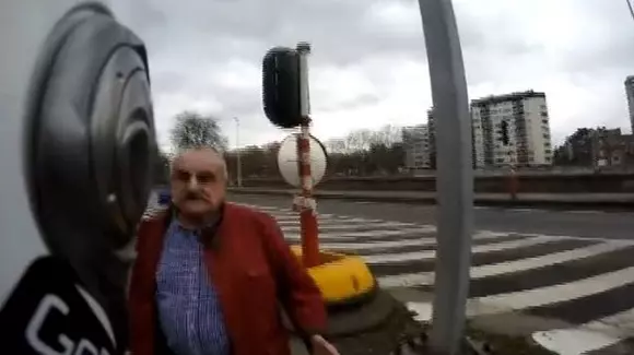 Motociclist versus șofer! Road rage în Belgia! | VIDEO