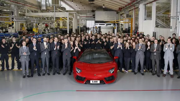 Lamborghini Aventador a ajuns la borna 5.000