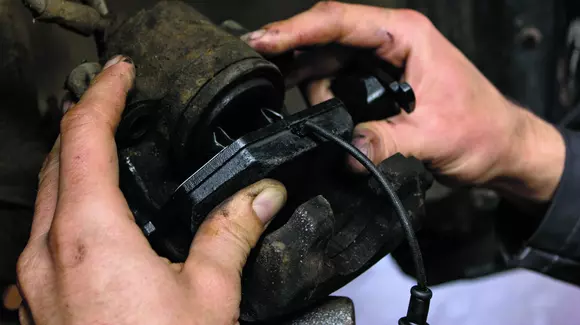 Probleme cu frânele? Iată o listă cu simptomele