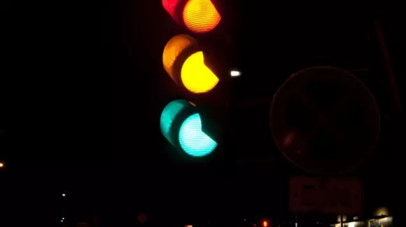 Aproximativ jumătate dintre semafoarele inteligente din București nu sunt funcționale